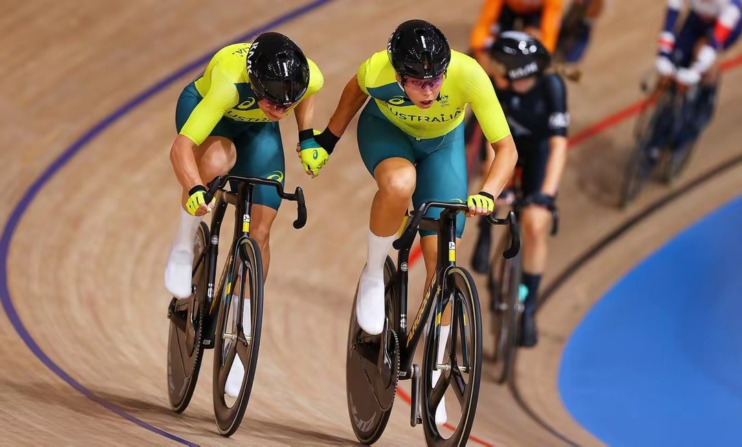 包含韩国选手夺得自行车比赛金牌，表现强劲的词条