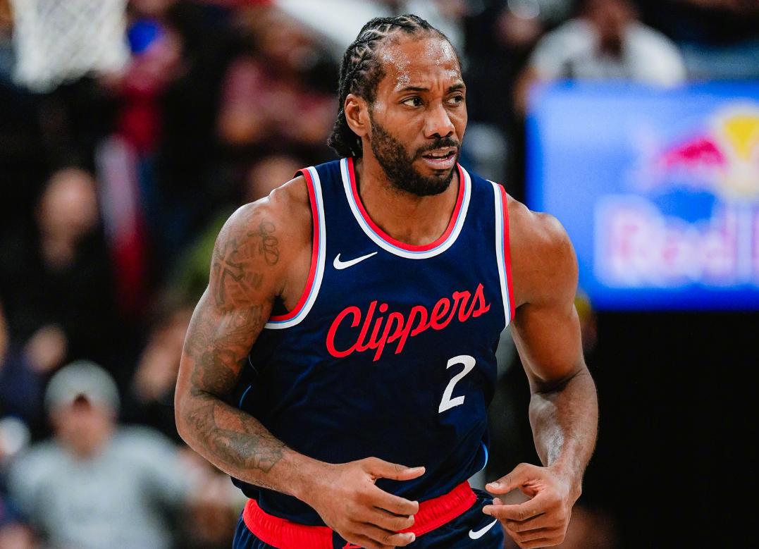 关于猛龙横扫魔术成功晋级，伦纳德发威的信息