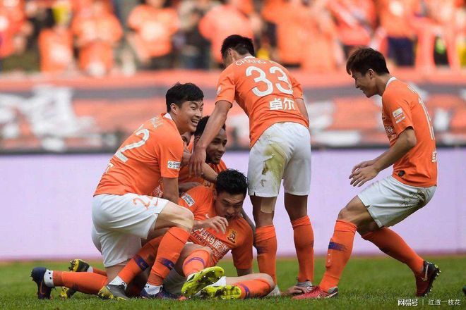 包含富力主场击败华夏幸福，保级形势稍有缓解的词条