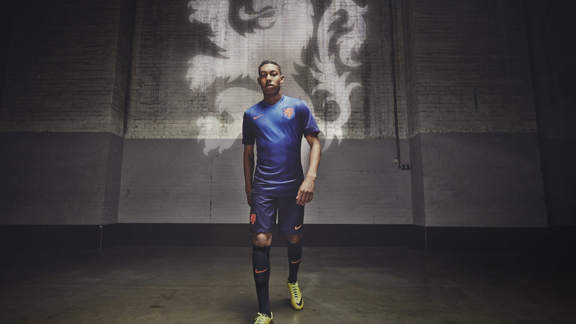 地中海畔的绿茵神话,当摩纳哥的黄昏遇见塞内加尔的黎明,梅西在末节写下永恒